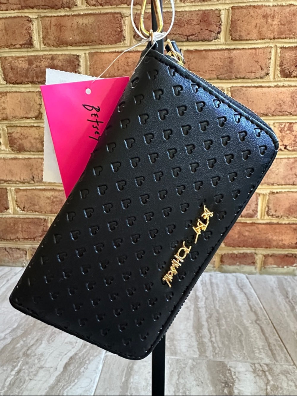 Betsey Johnson Black Multi Heart Zip Around XOKARA Women’s Wallet NWT
